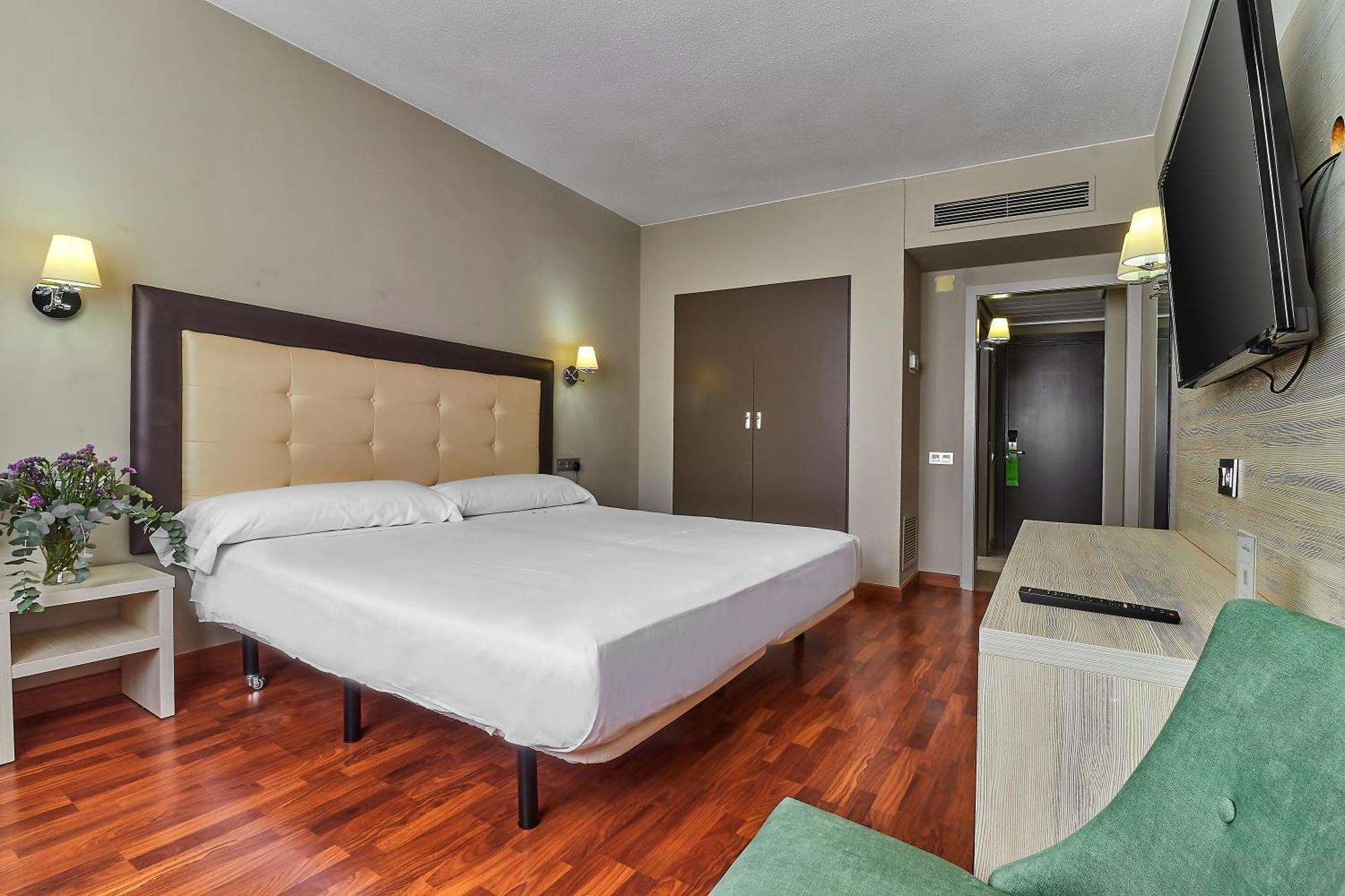 B&B Hotel Zaragoza Royal Exterior photo