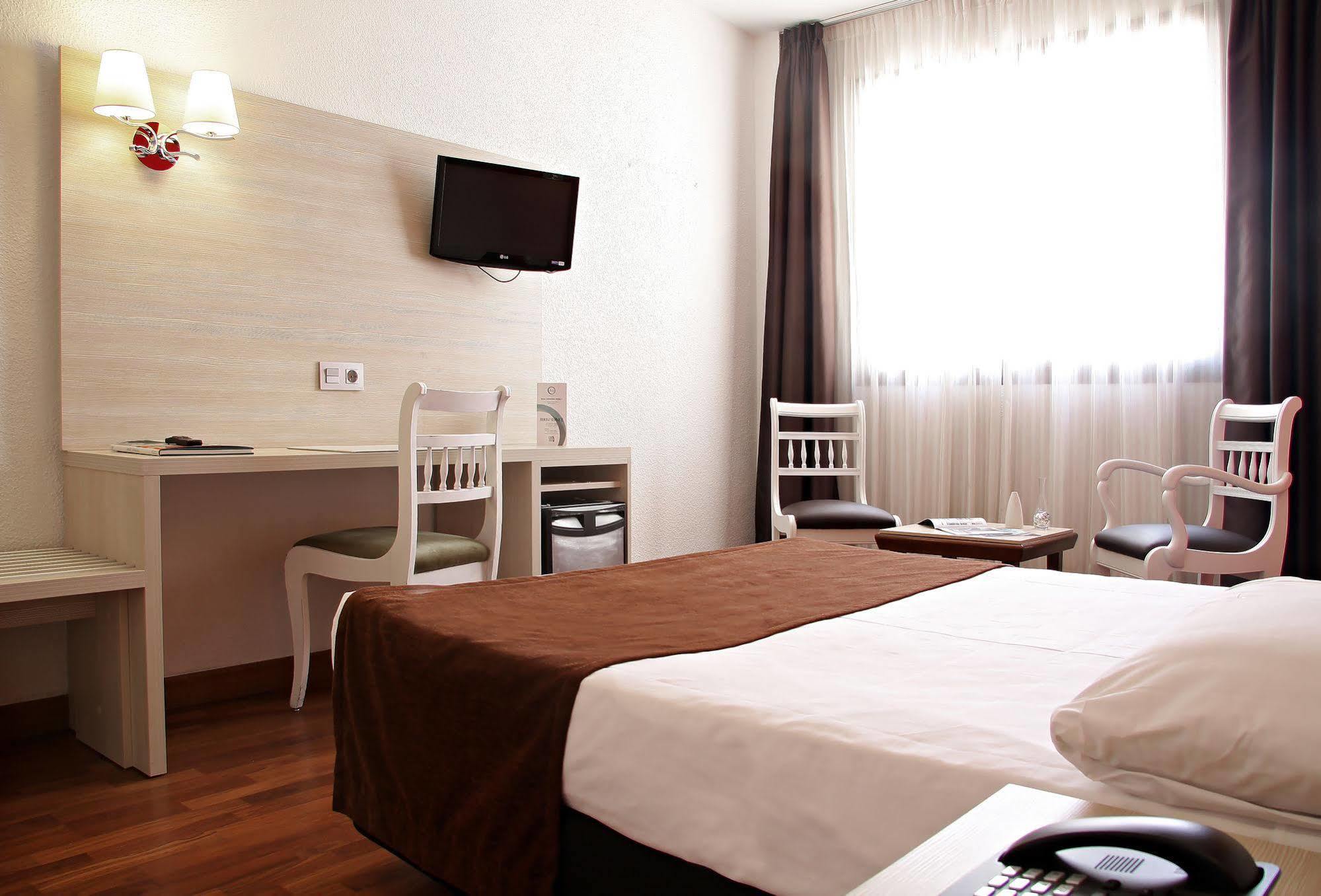 B&B Hotel Zaragoza Royal Exterior photo